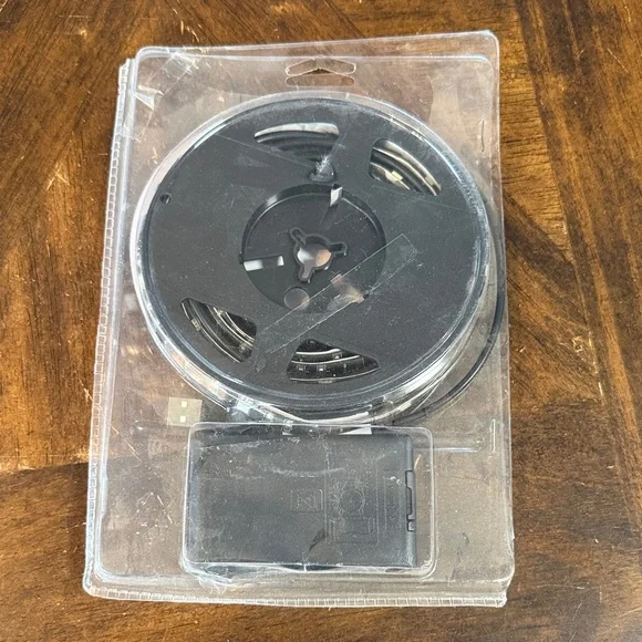 USB LED Light Strip with Remote in good used condition - Picture 2 of 4